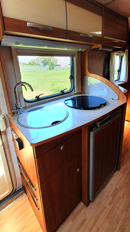 Camper_Usato_Modena_Meglioli_Hymer_Eriba_Van_Semi_Integrale_Semintegrale_Occasione_Ford_Transit (29)