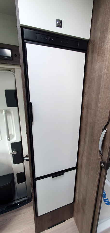 Camper_Nuovo_Modena_Meglioli_Benimar_Tessoro_T_463_Semi_Integrale_Semintegrale_Special_Edition_170_Cavalli_Cv_Ford_Peugeot (24)