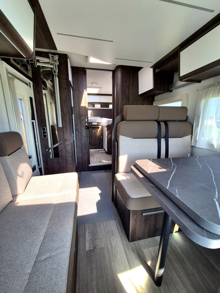 Camper-Nuovo-Meglioli-Modena-Semintegrale-Benimar-Tessoro-T463-Ford-Transit (13)
