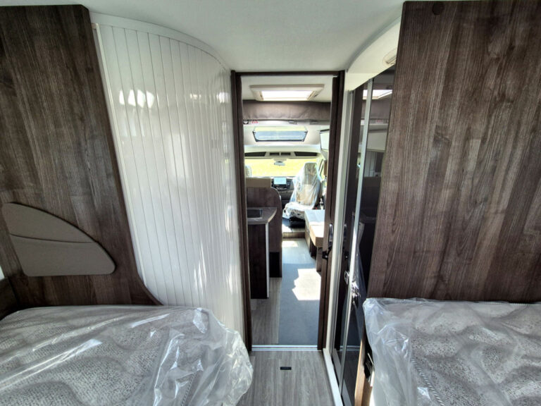 Camper-Nuovo-Meglioli-Modena-Semintegrale-Benimar-Tessoro-T463-Ford-Transit (14)