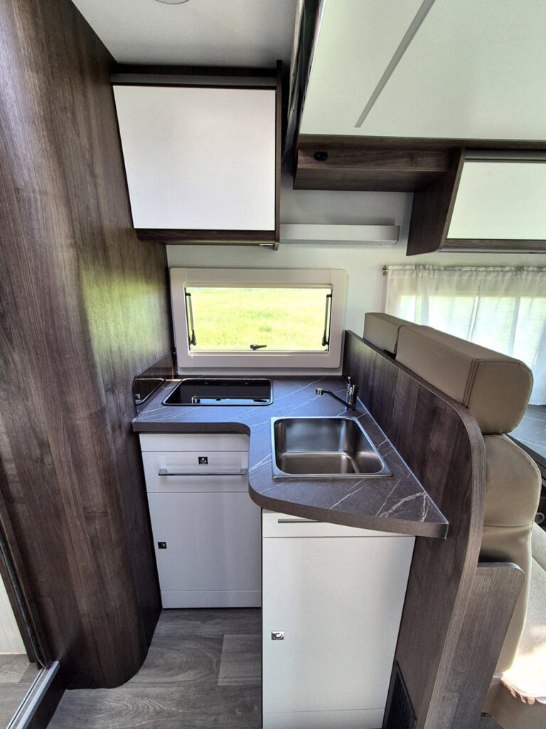 Camper-Nuovo-Meglioli-Modena-Semintegrale-Benimar-Tessoro-T463-Ford-Transit (23)