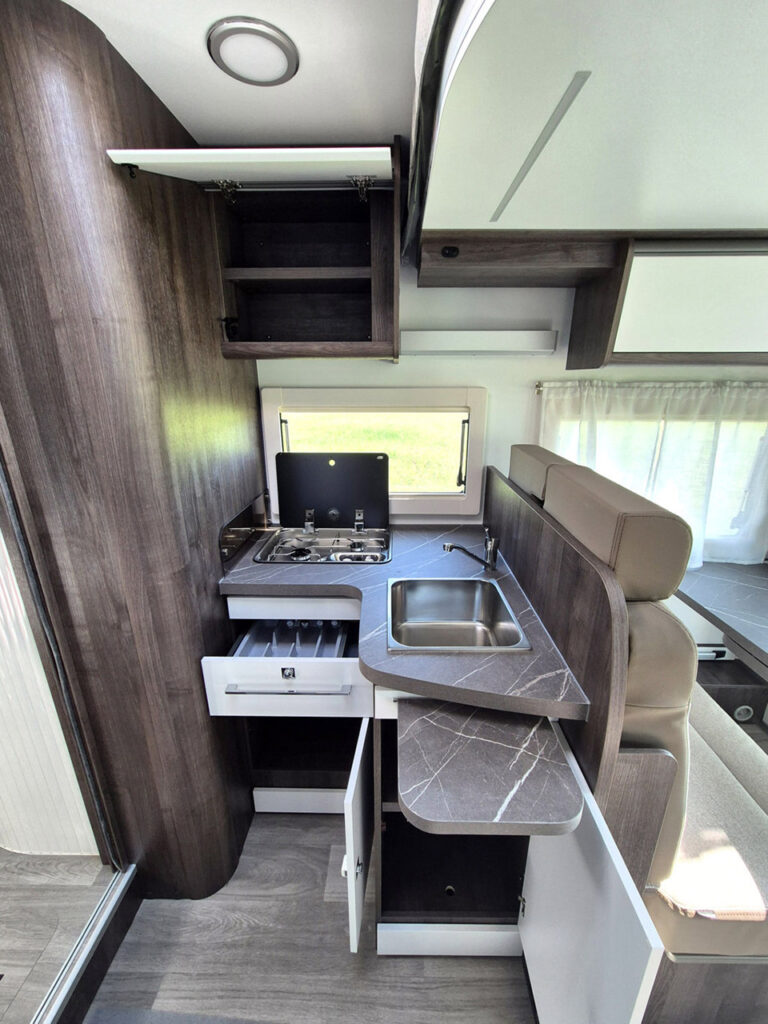 Camper-Nuovo-Meglioli-Modena-Semintegrale-Benimar-Tessoro-T463-Ford-Transit (26)