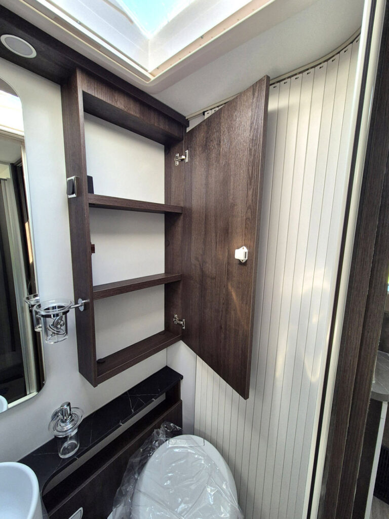 Camper-Nuovo-Meglioli-Modena-Semintegrale-Benimar-Tessoro-T463-Ford-Transit (33)