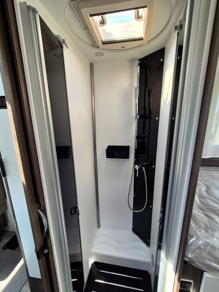 Camper-Nuovo-Meglioli-Modena-Semintegrale-Benimar-Tessoro-T463-Ford-Transit (34)