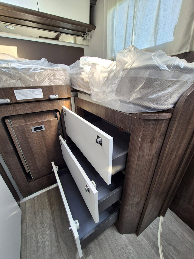 Camper-Nuovo-Meglioli-Modena-Semintegrale-Benimar-Tessoro-T463-Ford-Transit (39)