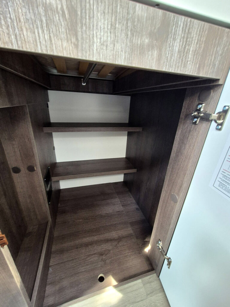 Camper-Nuovo-Meglioli-Modena-Semintegrale-Benimar-Tessoro-T463-Ford-Transit (43)