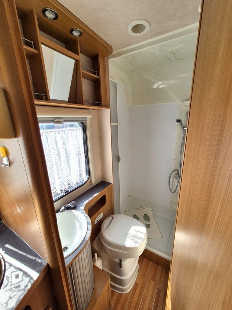 Camper-Usato-Meglioli-Modena-Semintegrale-Adria-Lido S13-Fiat-Ducato-Occasione (8)