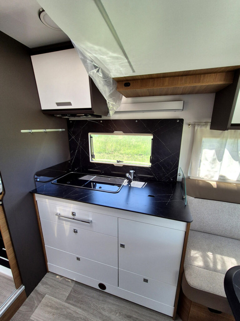 Camper-Nuovo-Meglioli-Modena-Benimar-Mileo-M268-Fiat-Ducato (17)