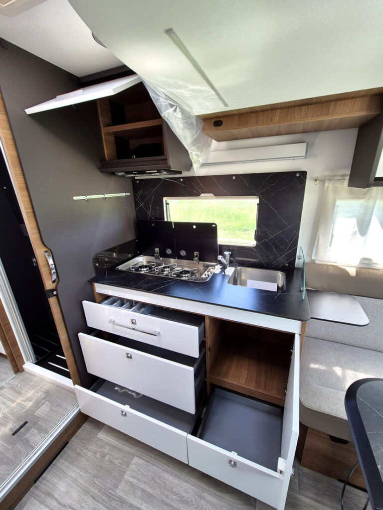 Camper-Nuovo-Meglioli-Modena-Benimar-Mileo-M268-Fiat-Ducato (19)