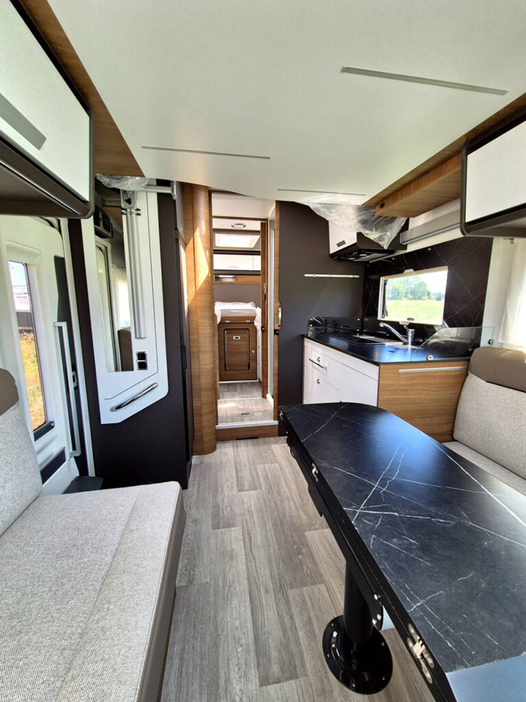 Camper-Nuovo-Meglioli-Modena-Benimar-Mileo-M268-Fiat-Ducato (3)