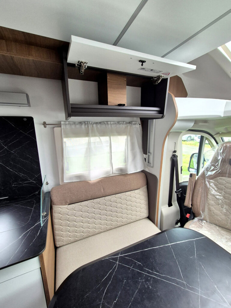 Camper-Nuovo-Meglioli-Modena-Benimar-Mileo-M628-Semintegrale-Fiat-Ducato (10)