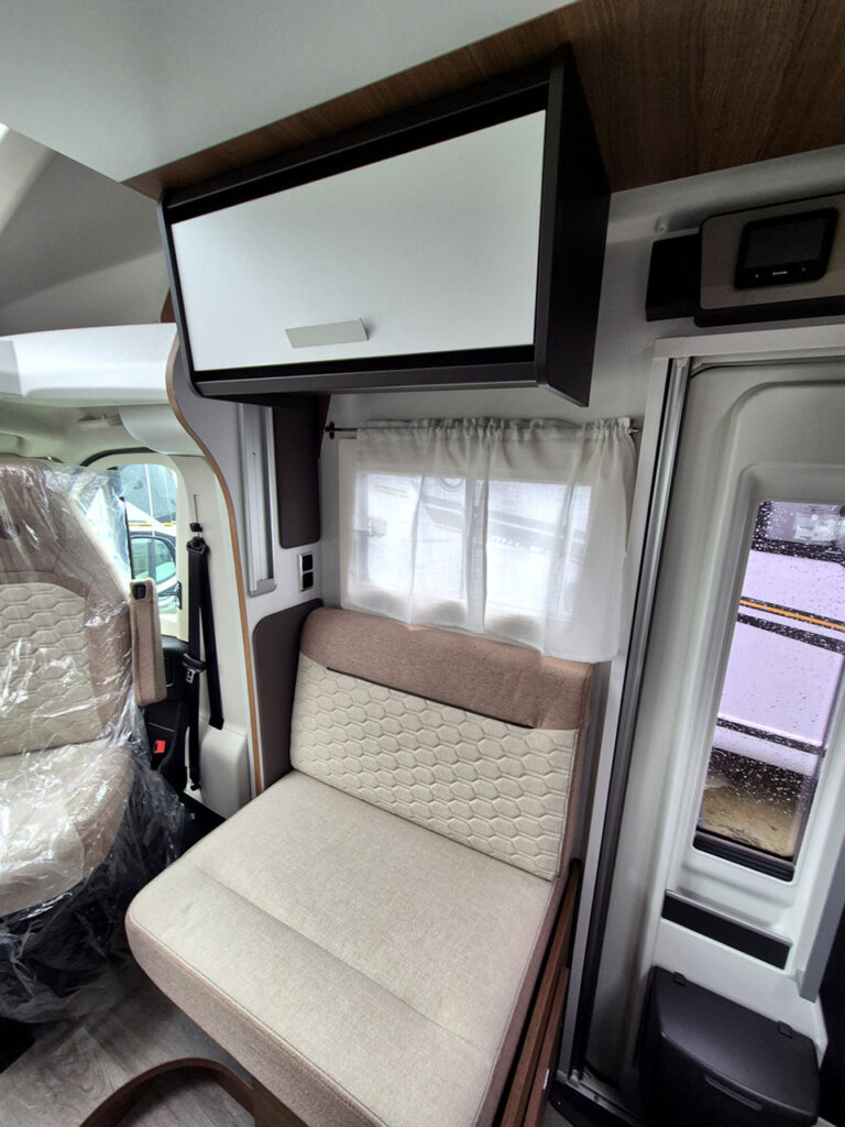 Camper-Nuovo-Meglioli-Modena-Benimar-Mileo-M628-Semintegrale-Fiat-Ducato (11)