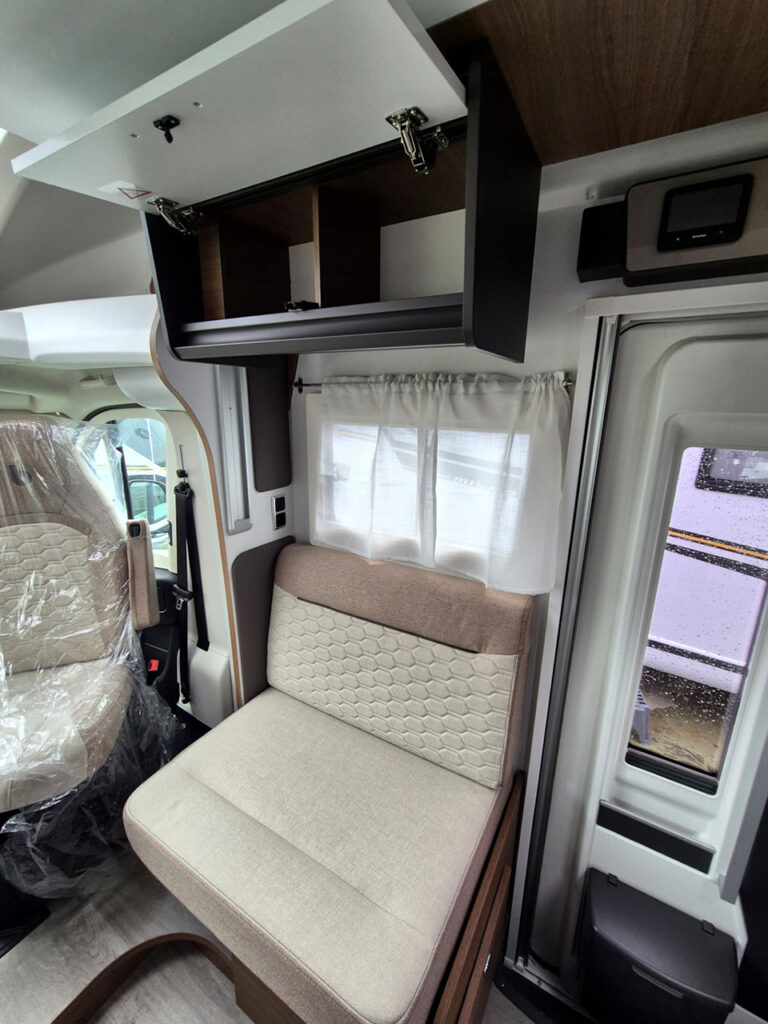 Camper-Nuovo-Meglioli-Modena-Benimar-Mileo-M628-Semintegrale-Fiat-Ducato (12)