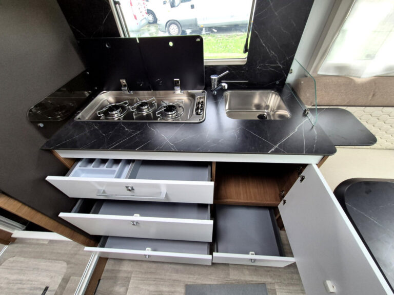 Camper-Nuovo-Meglioli-Modena-Benimar-Mileo-M628-Semintegrale-Fiat-Ducato (17)