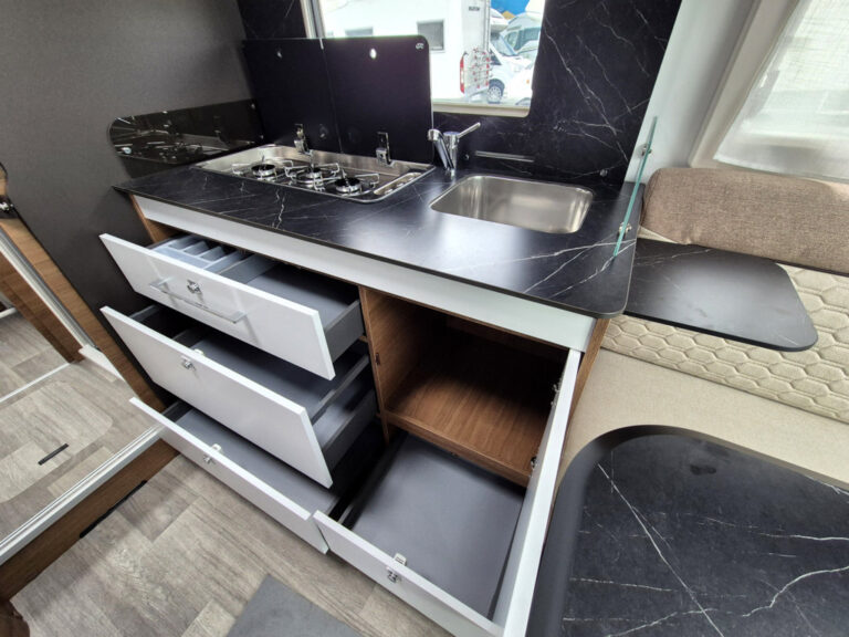 Camper-Nuovo-Meglioli-Modena-Benimar-Mileo-M628-Semintegrale-Fiat-Ducato (18)