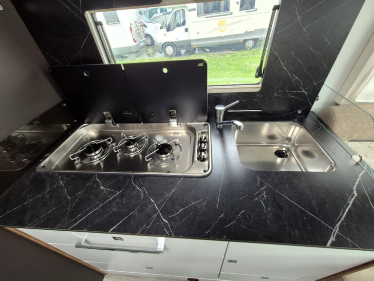 Camper-Nuovo-Meglioli-Modena-Benimar-Mileo-M628-Semintegrale-Fiat-Ducato (19)