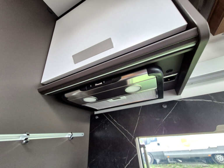 Camper-Nuovo-Meglioli-Modena-Benimar-Mileo-M628-Semintegrale-Fiat-Ducato (20)