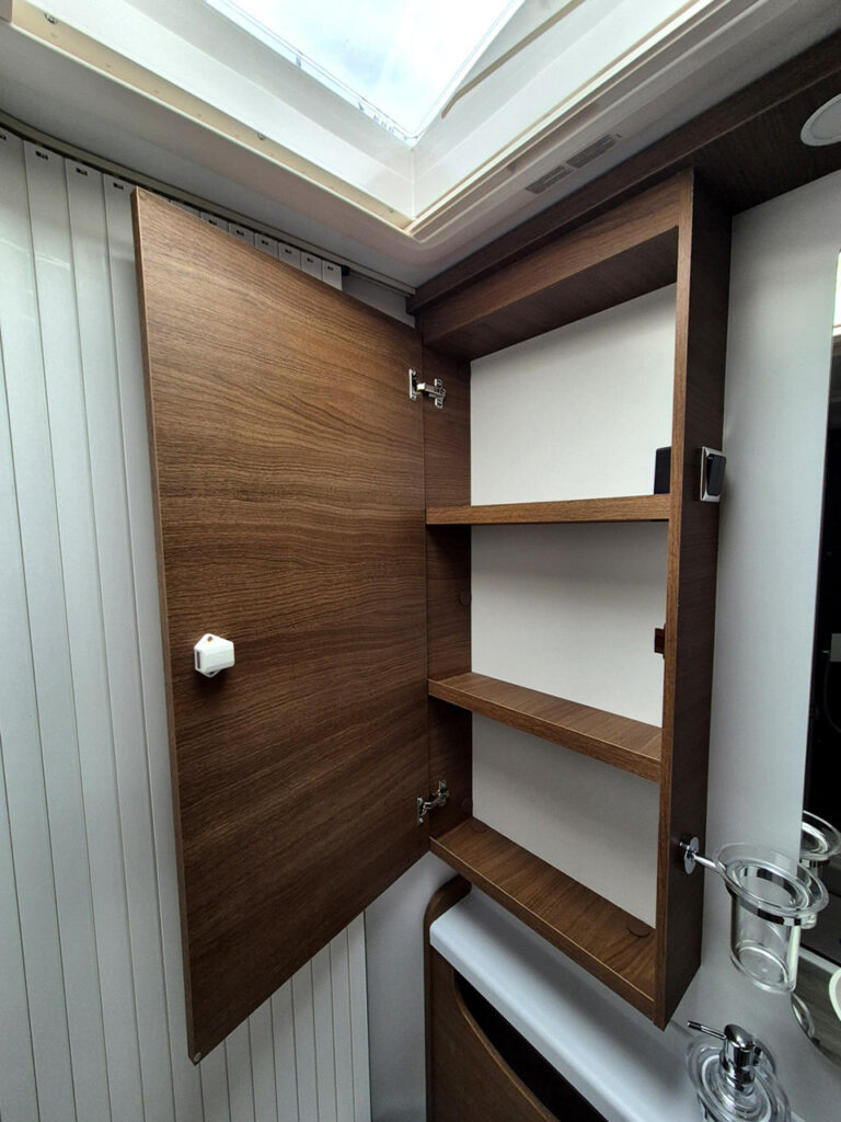 Camper-Nuovo-Meglioli-Modena-Benimar-Mileo-M628-Semintegrale-Fiat-Ducato (27)