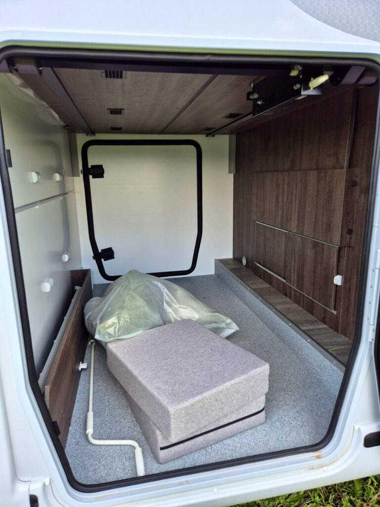 Camper-Nuovo-Meglioli-Modena-Benimar-Tessoro-T444-Semintegrale-Ford-Transit (10)