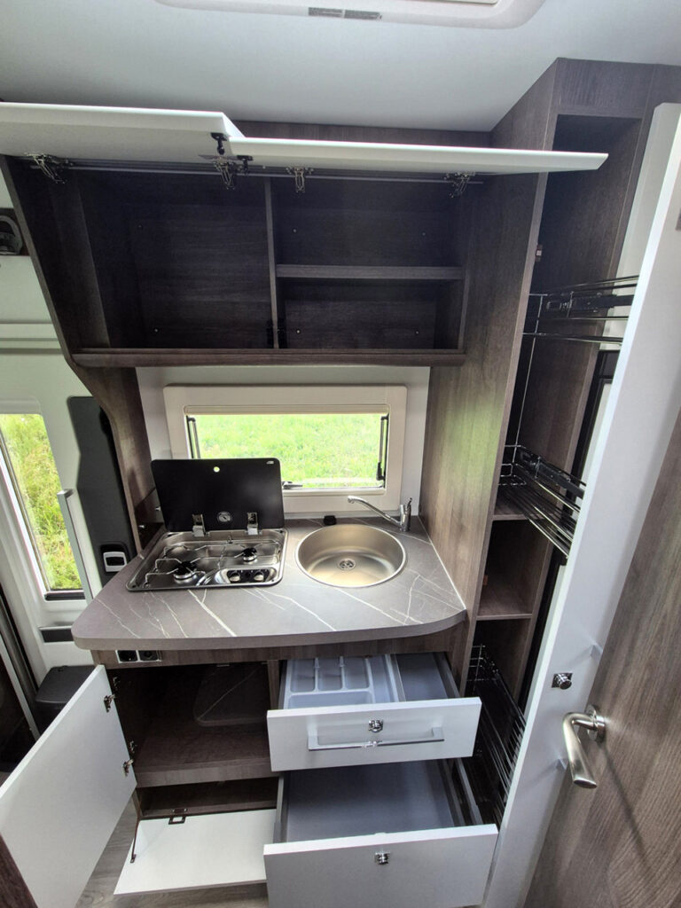 Camper-Nuovo-Meglioli-Modena-Benimar-Tessoro-T444-Semintegrale-Ford-Transit (27)