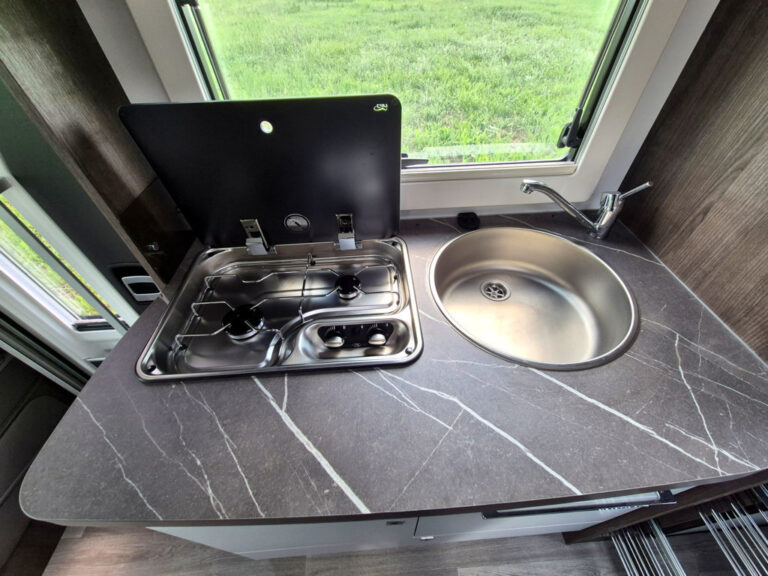 Camper-Nuovo-Meglioli-Modena-Benimar-Tessoro-T444-Semintegrale-Ford-Transit (28)