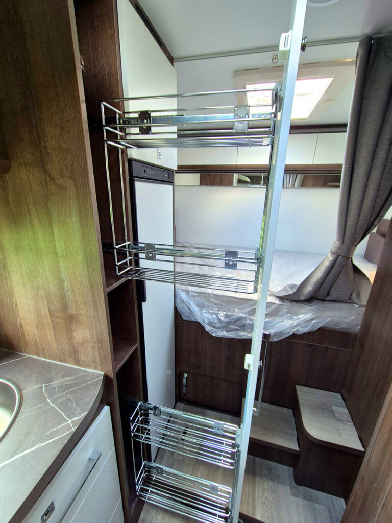 Camper-Nuovo-Meglioli-Modena-Benimar-Tessoro-T444-Semintegrale-Ford-Transit (29)