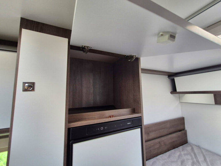Camper-Nuovo-Meglioli-Modena-Benimar-Tessoro-T444-Semintegrale-Ford-Transit (31)