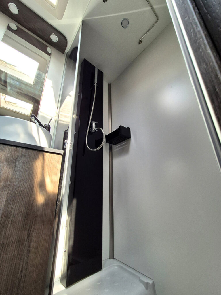 Camper-Nuovo-Meglioli-Modena-Benimar-Tessoro-T444-Semintegrale-Ford-Transit (36)