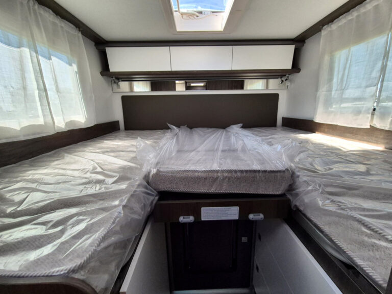 Camper-Nuovo-Meglioli-Modena-Semintegrale-Benimar-Tessoro-T468-Ford (46)