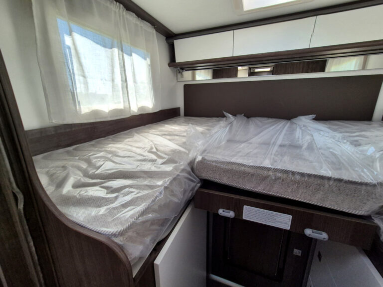 Camper-Nuovo-Meglioli-Modena-Semintegrale-Benimar-Tessoro-T468-Ford (47)