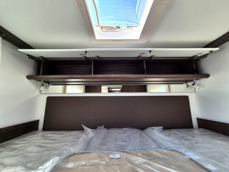 Camper-Nuovo-Meglioli-Modena-Semintegrale-Benimar-Tessoro-T468-Ford (51)
