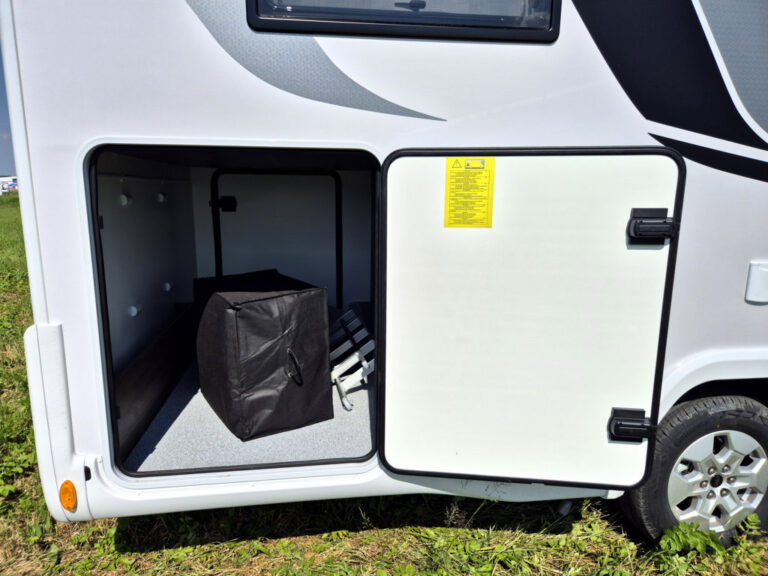 Camper-Nuovo-Meglioli-Modena-Semintegrale-Benimar-Tessoro-T468-Ford (6)
