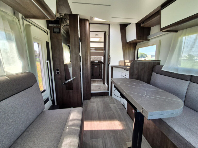 Camper-Nuovo-Meglioli-Modena-Semintegrale-Benimar-Tessoro-T468-Ford (9)