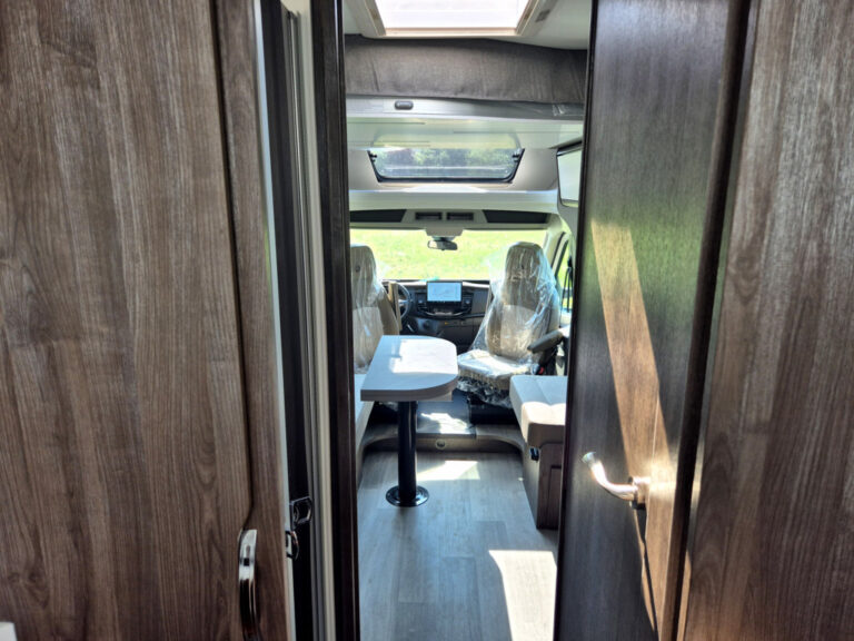 Camper-Nuovo-meglioli Modena-Benimar-Tessoro-T497-Semintegrale-Ford (11)