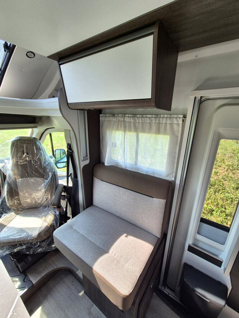 Camper-Nuovo-meglioli Modena-Benimar-Tessoro-T497-Semintegrale-Ford (18)