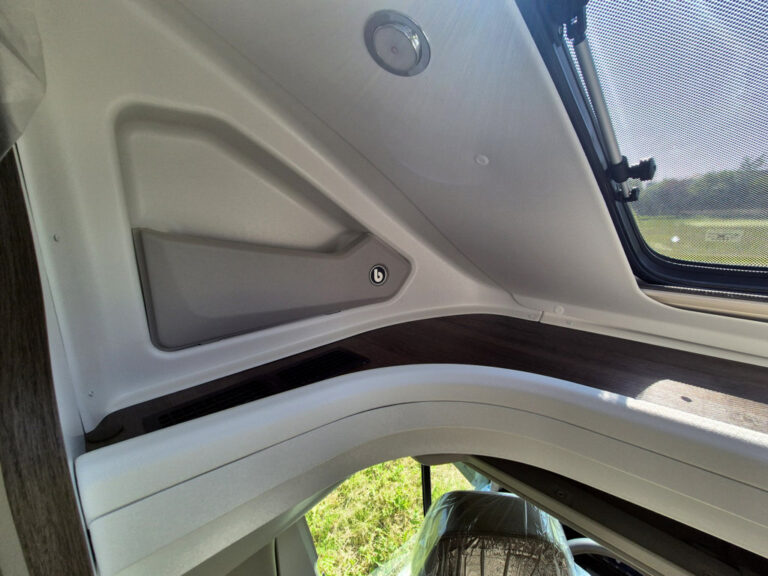 Camper-Nuovo-meglioli Modena-Benimar-Tessoro-T497-Semintegrale-Ford (21)