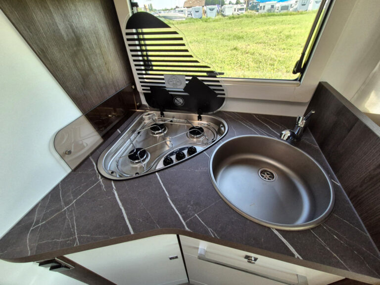 Camper-Nuovo-meglioli Modena-Benimar-Tessoro-T497-Semintegrale-Ford (26)