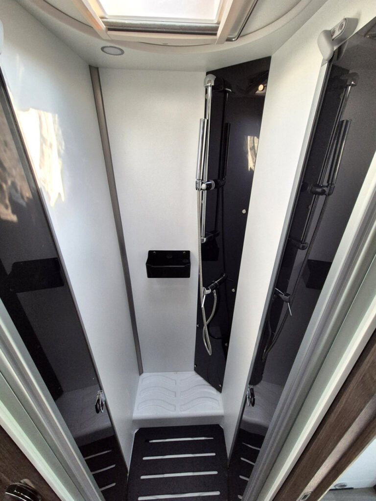 Camper-Nuovo-meglioli Modena-Benimar-Tessoro-T497-Semintegrale-Ford (37)