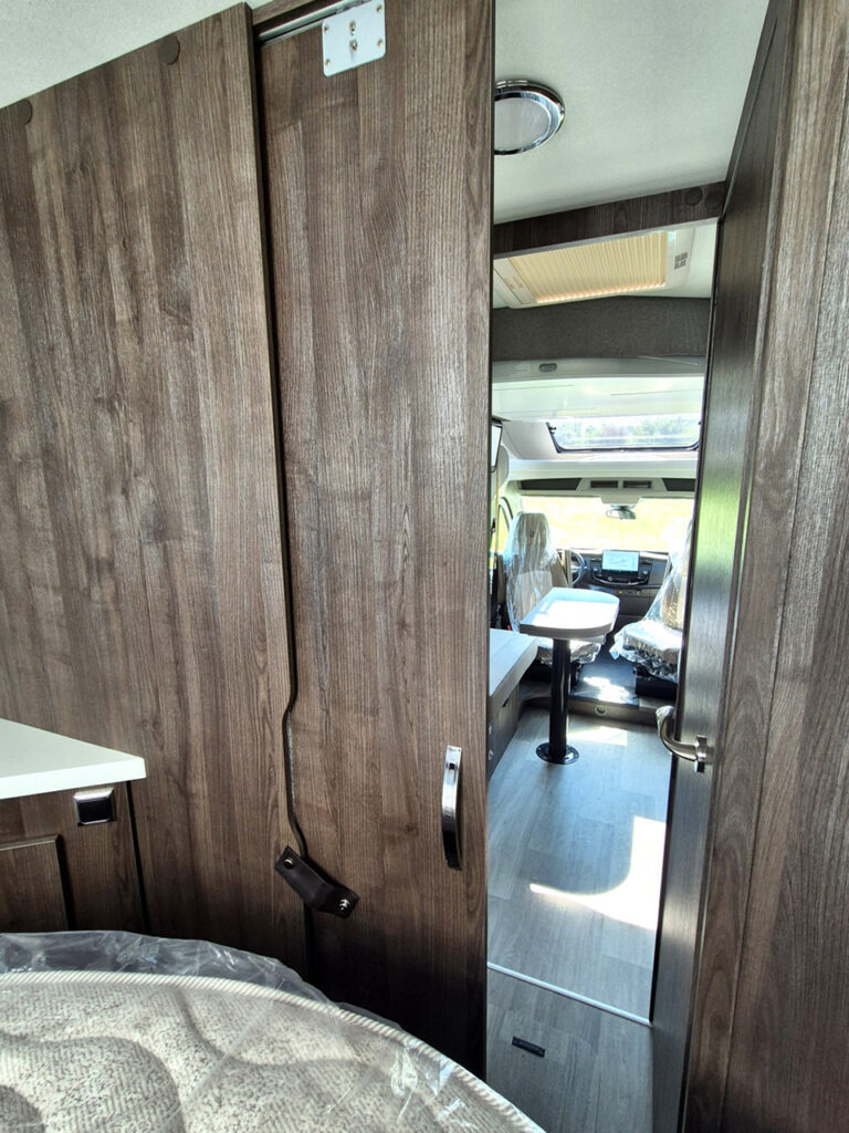 Camper-Nuovo-meglioli Modena-Benimar-Tessoro-T497-Semintegrale-Ford (38)