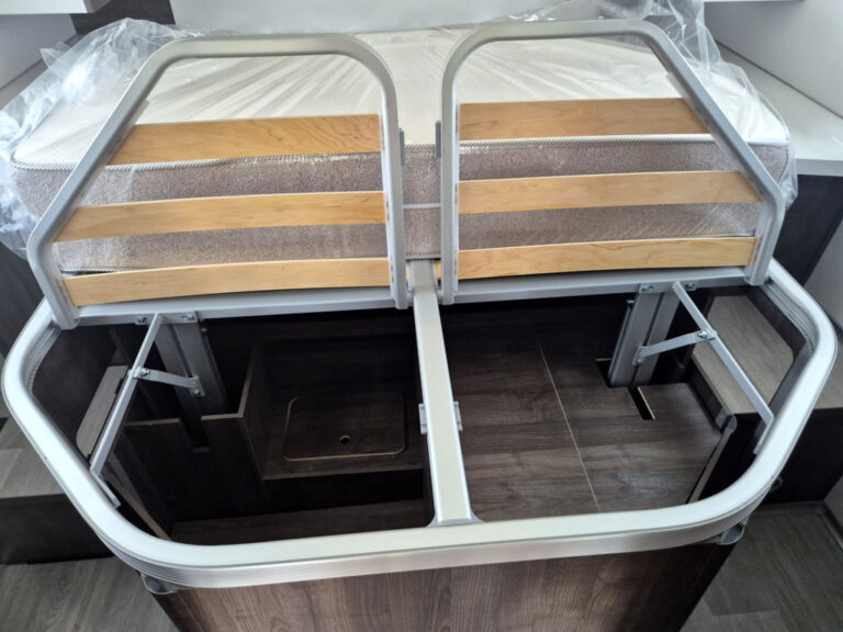 Camper-Nuovo-meglioli Modena-Benimar-Tessoro-T497-Semintegrale-Ford (47)