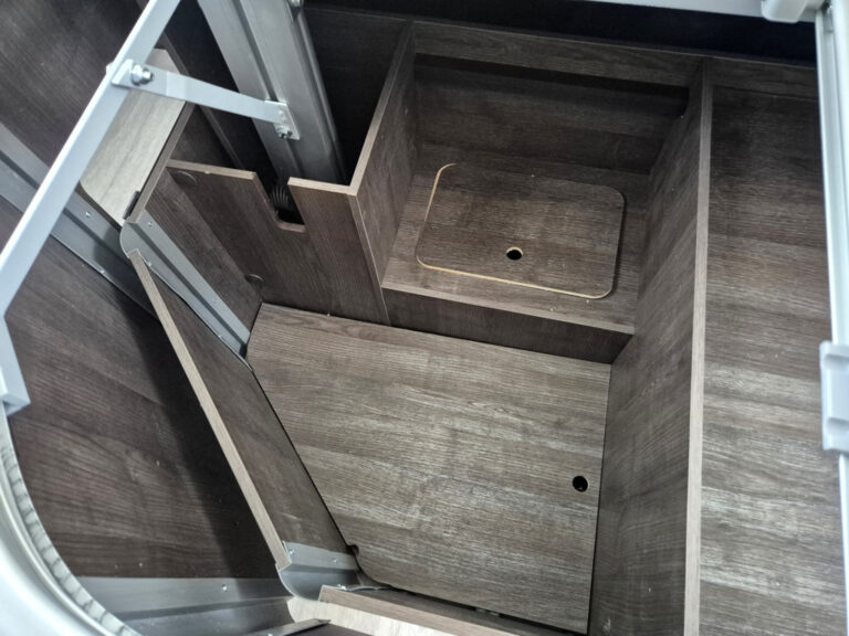 Camper-Nuovo-meglioli Modena-Benimar-Tessoro-T497-Semintegrale-Ford (49)