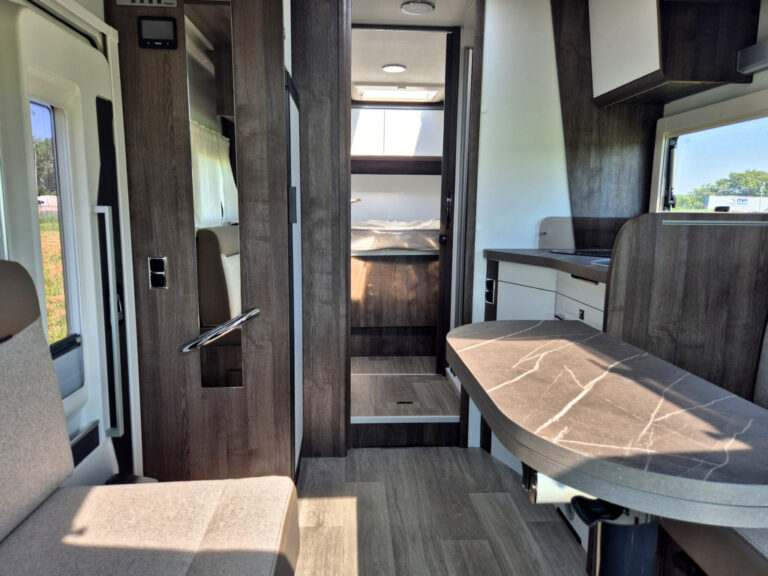 Camper-Nuovo-meglioli Modena-Benimar-Tessoro-T497-Semintegrale-Ford (8)