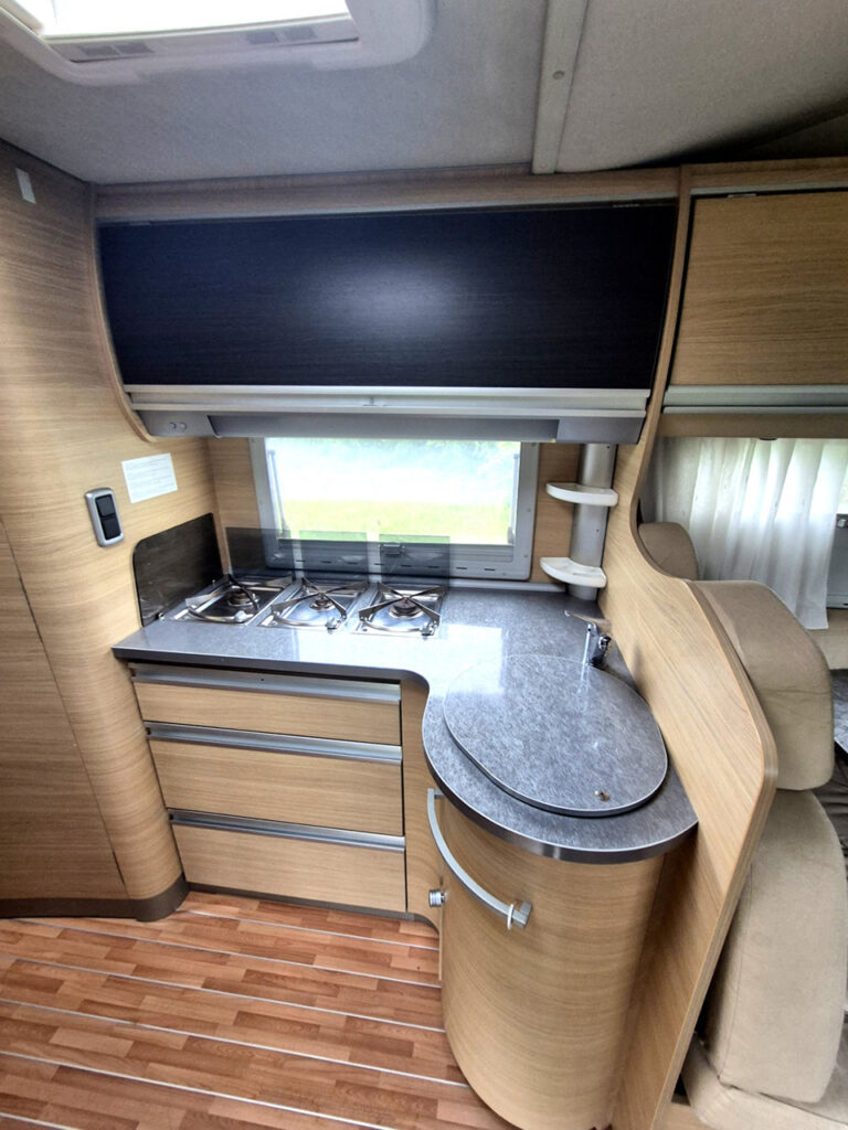 Camper-Usato-Meglioli-Modena-Mansardato-Roller Team-Pegaso Living-Fiat-Ducato (23)