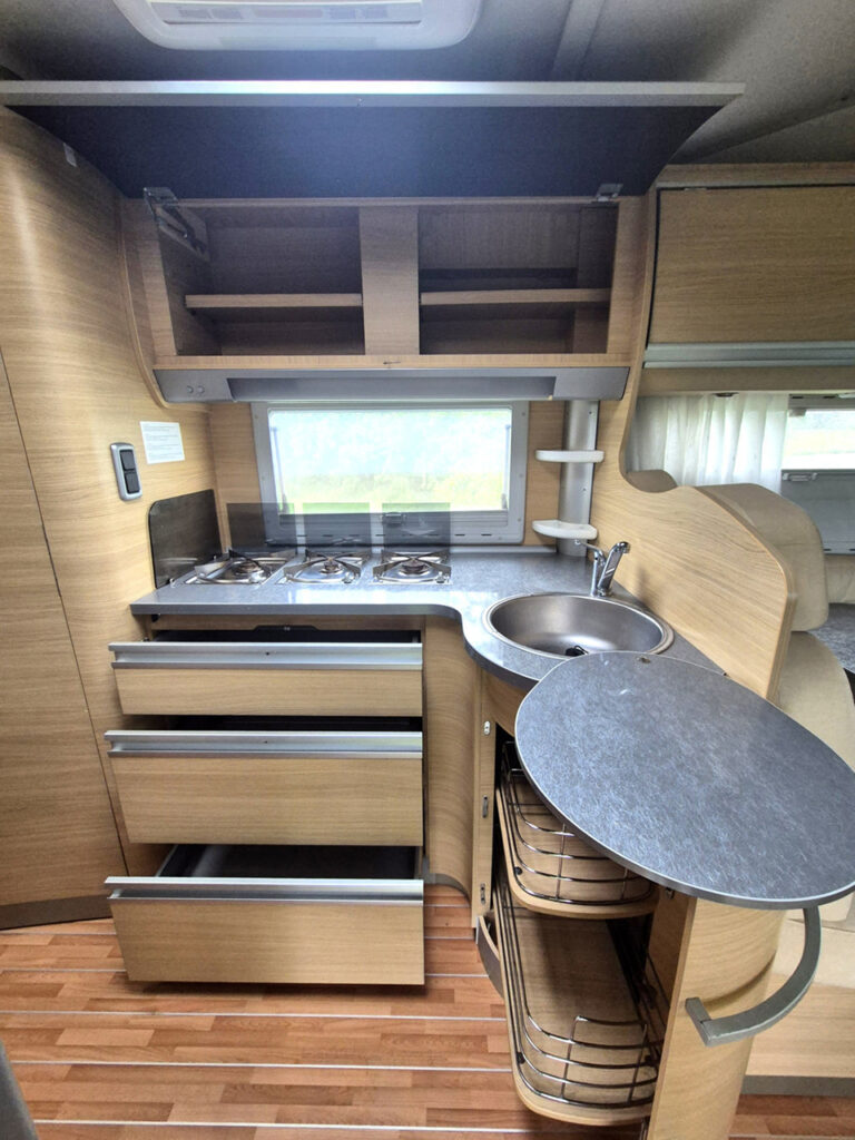 Camper-Usato-Meglioli-Modena-Mansardato-Roller Team-Pegaso Living-Fiat-Ducato (25)