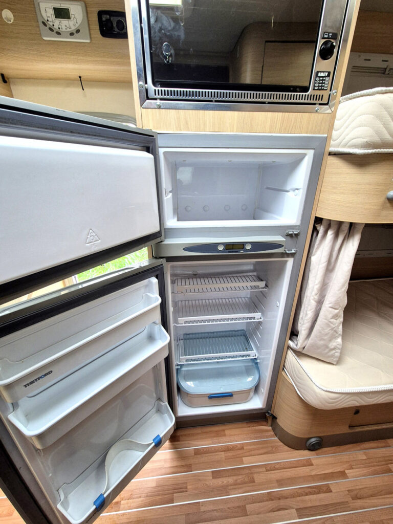 Camper-Usato-Meglioli-Modena-Mansardato-Roller Team-Pegaso Living-Fiat-Ducato (30)