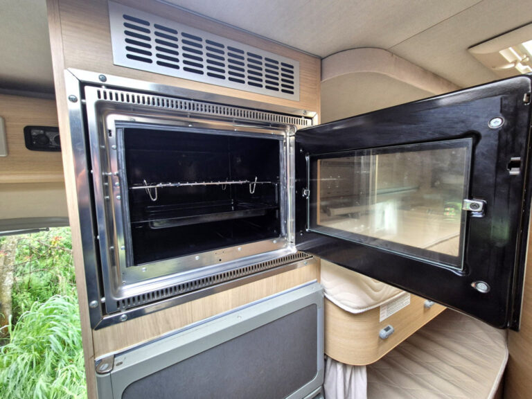 Camper-Usato-Meglioli-Modena-Mansardato-Roller Team-Pegaso Living-Fiat-Ducato (31)