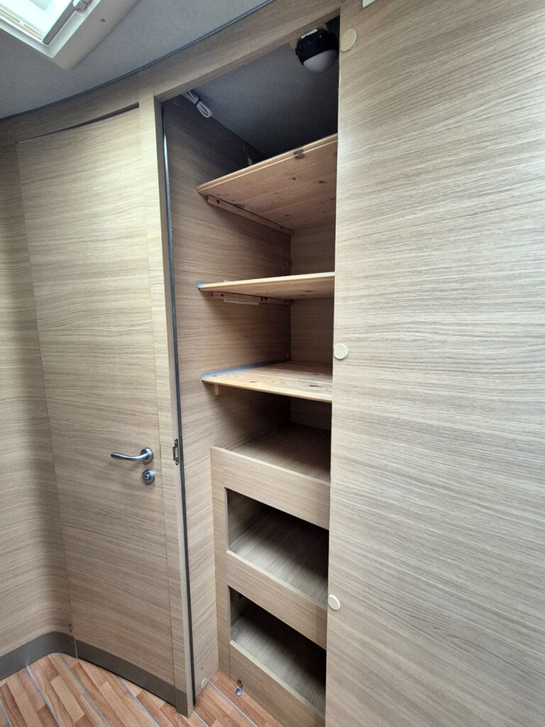 Camper-Usato-Meglioli-Modena-Mansardato-Roller Team-Pegaso Living-Fiat-Ducato (34)