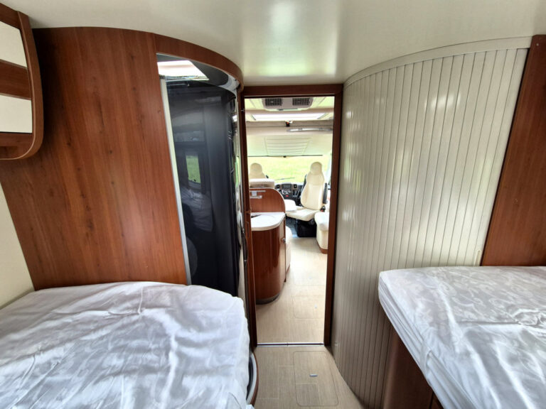Camper-Usato-Meglioli-Modena-Mobilvetta-Motorhome-Integrale-Occasione (10)