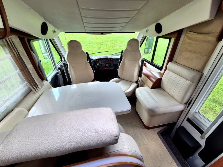 Camper-Usato-Meglioli-Modena-Mobilvetta-Motorhome-Integrale-Occasione (13)