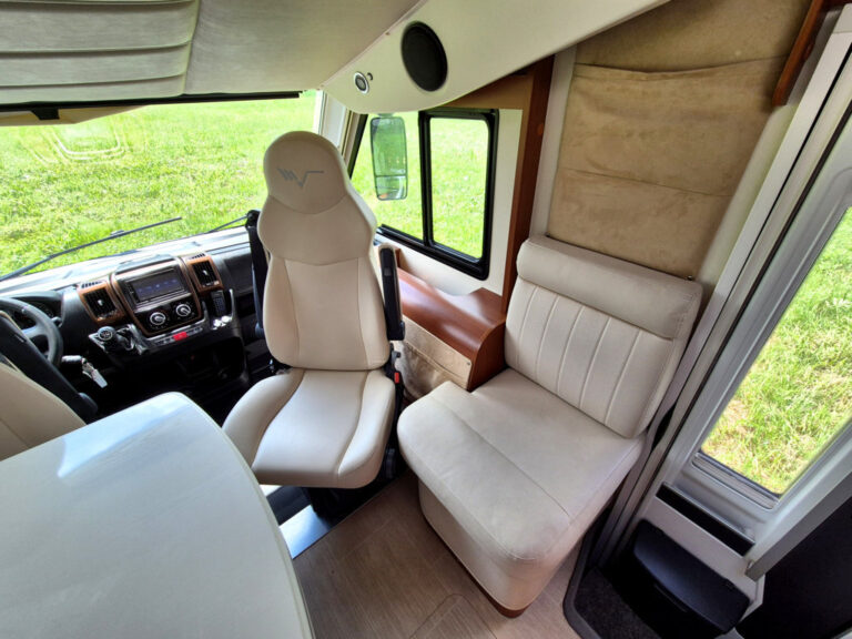Camper-Usato-Meglioli-Modena-Mobilvetta-Motorhome-Integrale-Occasione (16)